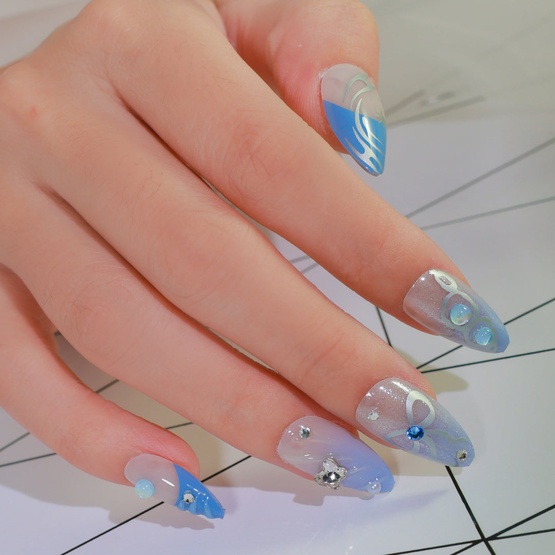 ICY ELEGANCE ALMOND SHAPE PRESS ON NAILS