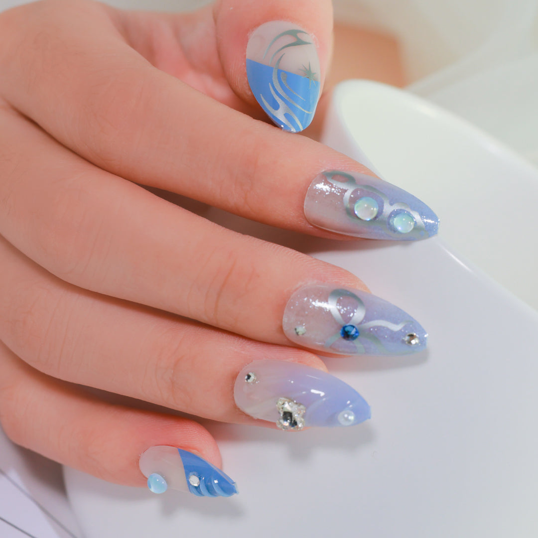 ICY ELEGANCE ALMOND SHAPE PRESS ON NAILS