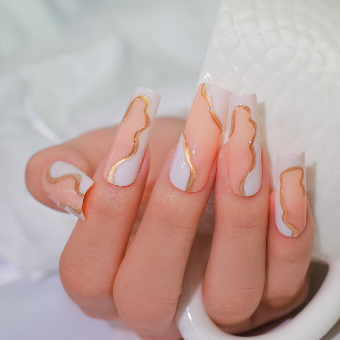 GOLDEN WAVE SQUARE SHAPE PRESS ON NAILS