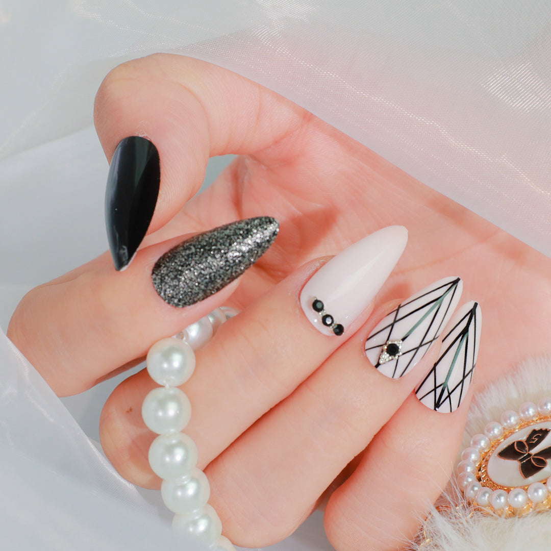 NOIR & BLANC ALMOND SHAPE PRESS  ON NAILS