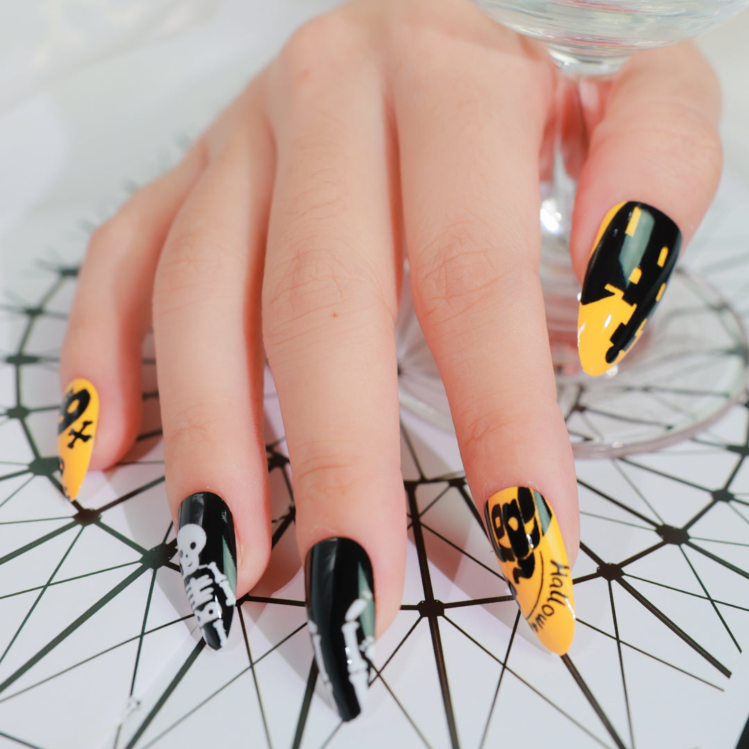 TRICK OR TREAT ALMOND SHAPE PRESS ON NAILS