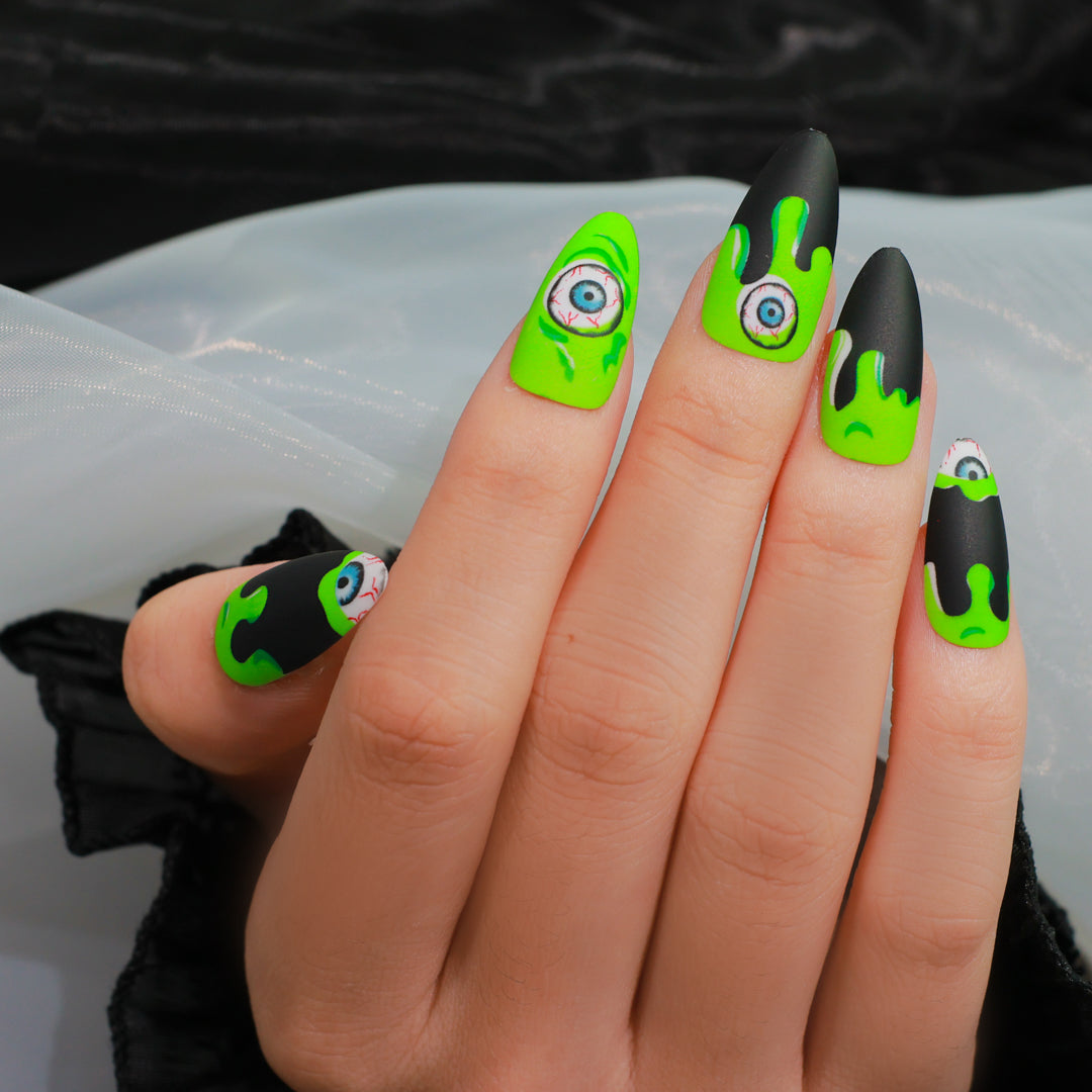 SPOOKY CHIC ALMOND SHAPE PRESS ON NAILS