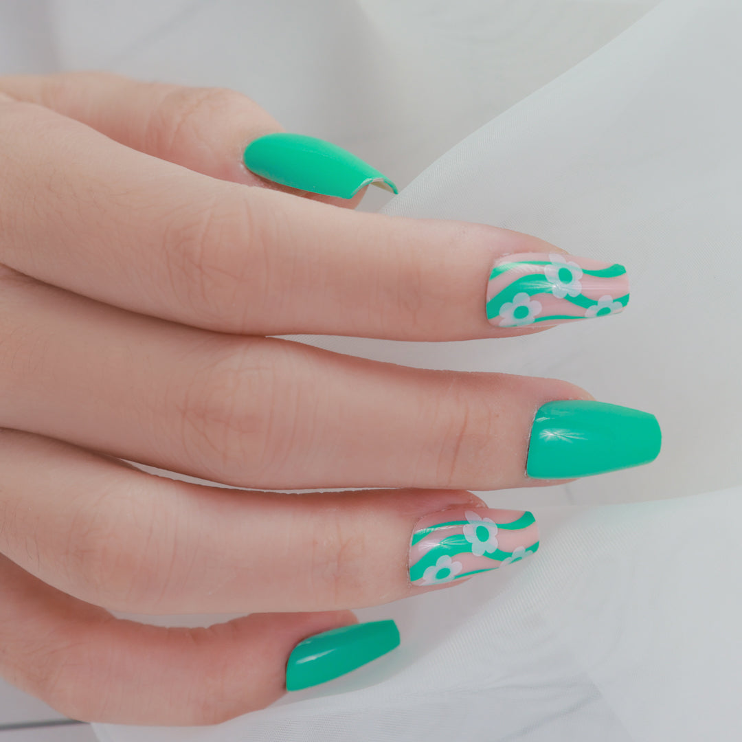 MINTY FRESH COFFIN SHAPE PRESS ON NAILS