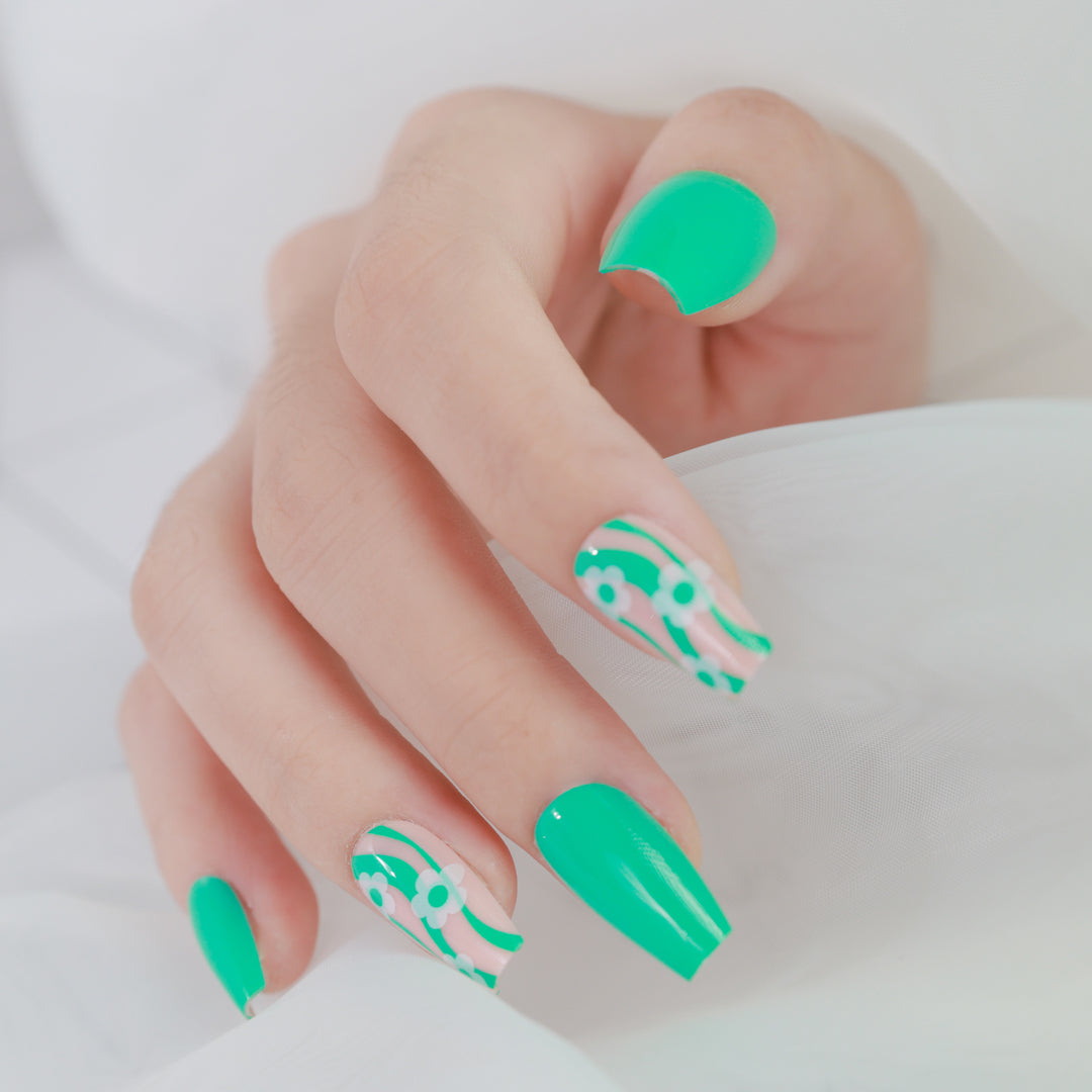 MINTY FRESH COFFIN SHAPE PRESS ON NAILS