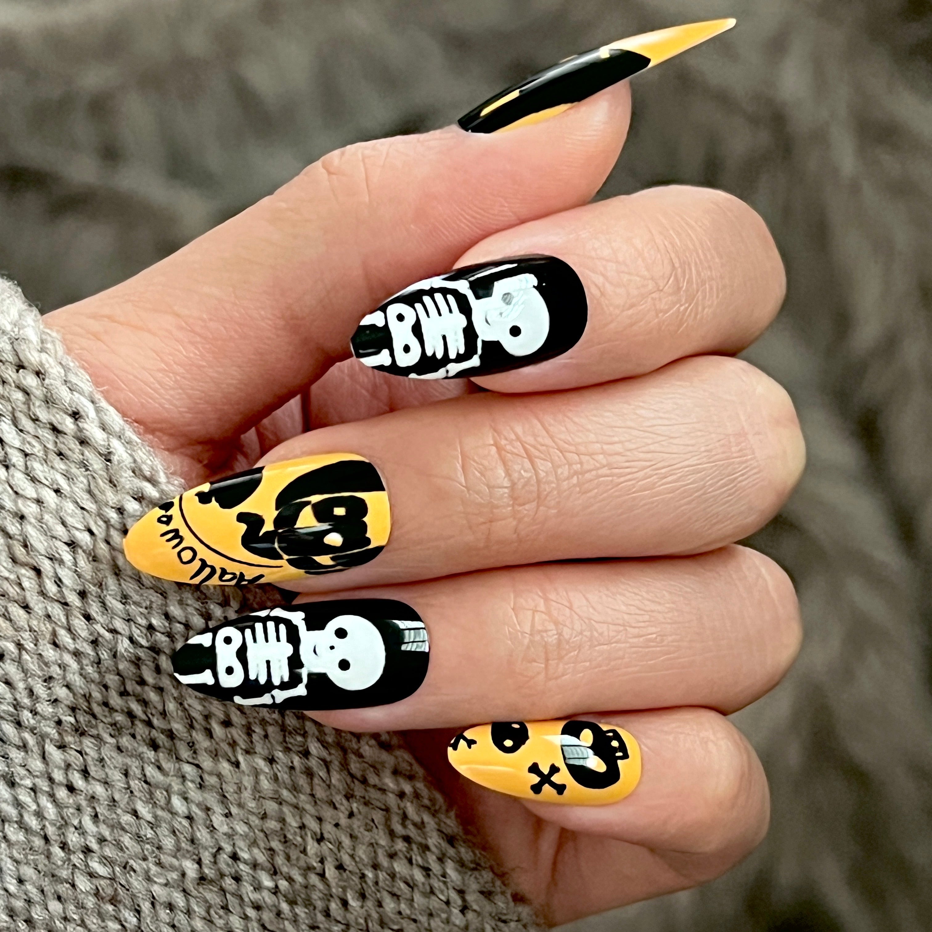TRICK OR TREAT ALMOND SHAPE PRESS ON NAILS